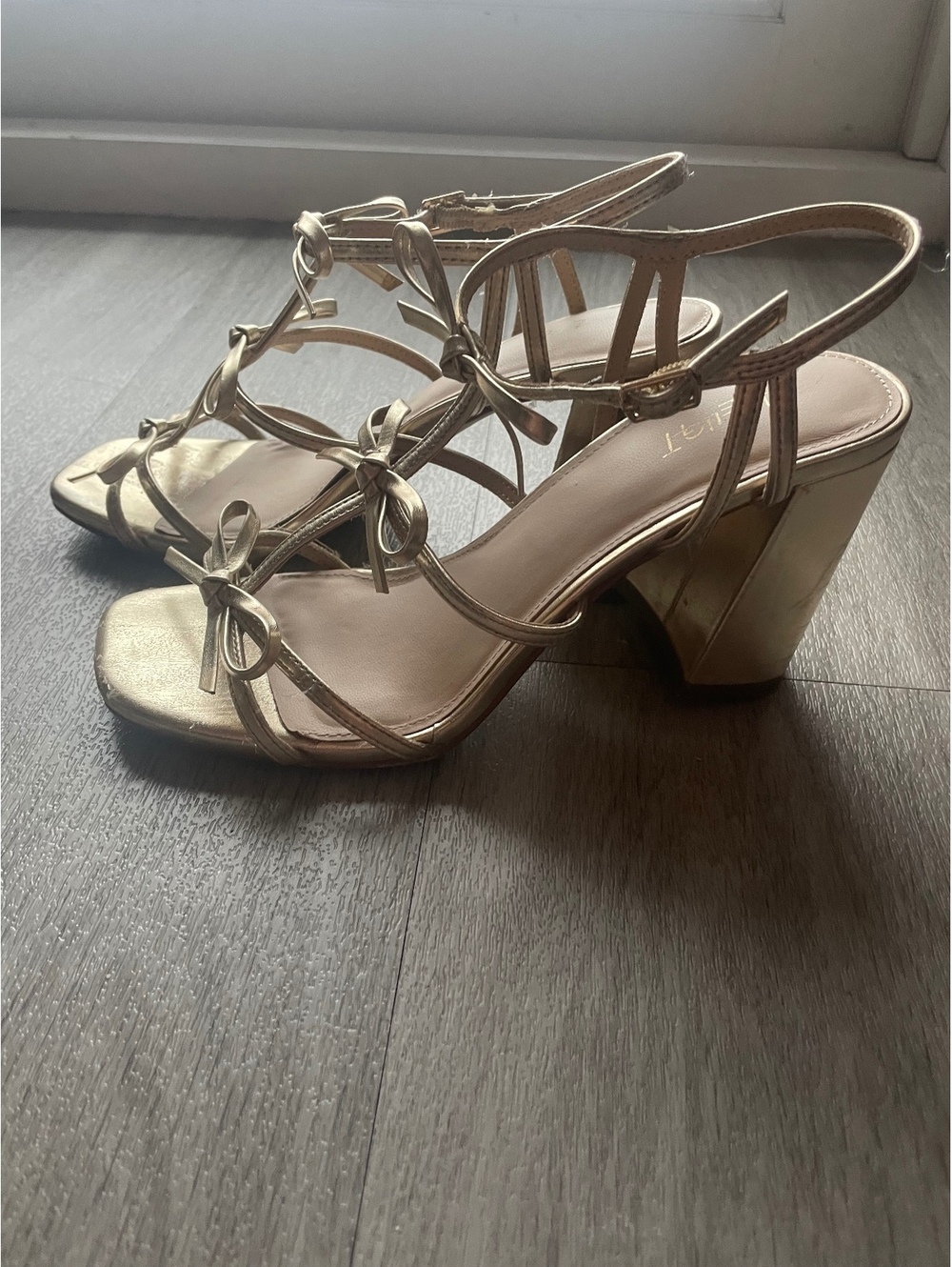Limelight Bow Gold Heels Size 9